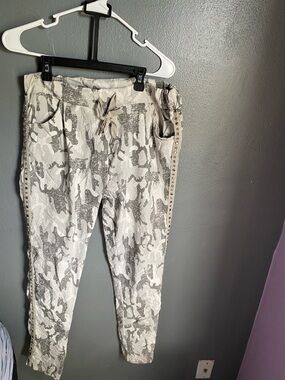 Beige & Gray Camo Drawstring Studded Joggers